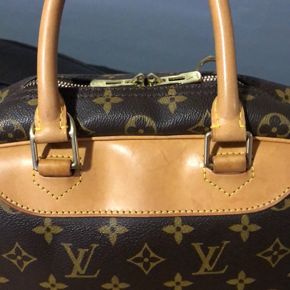 Louis Vuitton Deuville - Picture 7 of 17